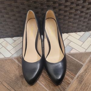 Nine West black leather Quabree Platform Pumps size 6